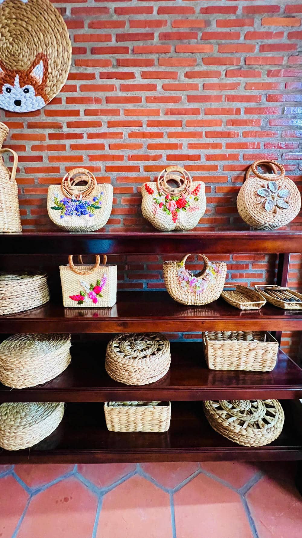 DISCOVER THE ART OF WATER HYACINTH WEAVING IN THE MEKONG DELTA (6)