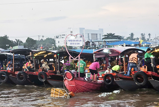 Floating market